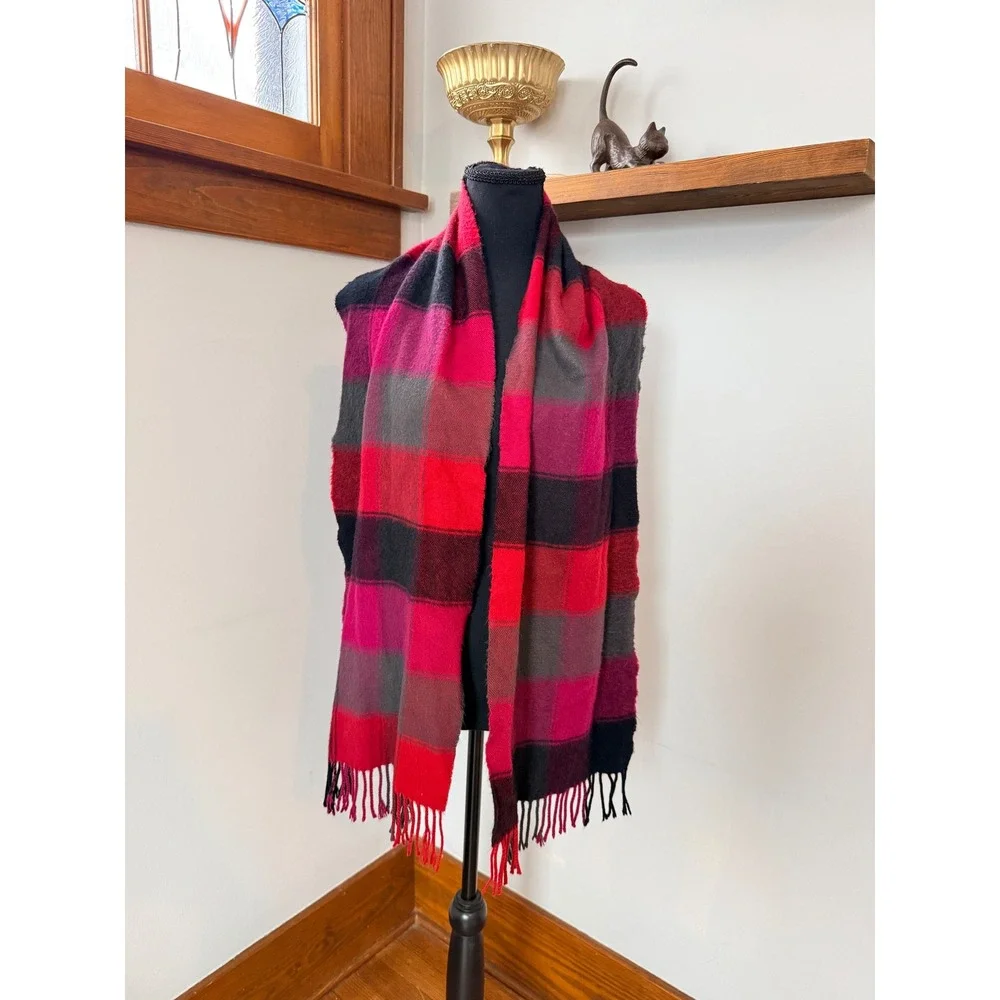 100% Cashmere Plaid‎ Scarf Made in Scotland Red Pink Gray Black Fringe Preppy